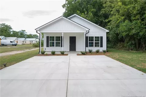 305 N Wilmington Ave, Dunn, NC 28334