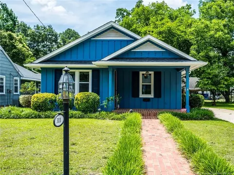 311 W 19th St W, Lumberton, NC 28358