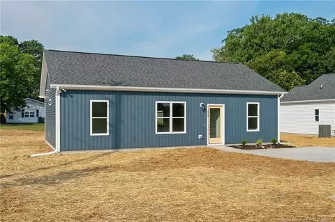 Exterior - 1022 E Harnett St, Dunn, NC 28334 photo 4 of 9
