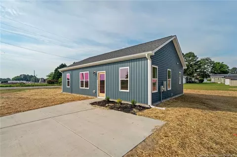 Exterior - 1022 E Harnett St, Dunn, NC 28334 photo 7 of 9
