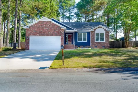 116 Stonesthrow Ln, Raeford, NC 28376
