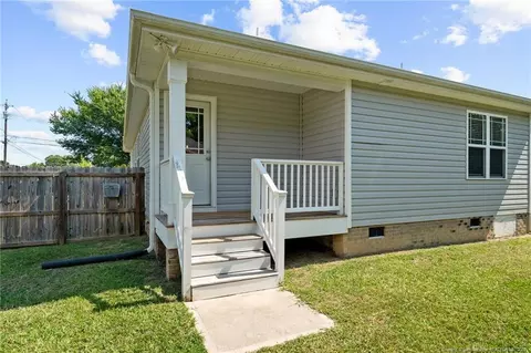 111 W D St, Erwin, NC 28339 photo 2