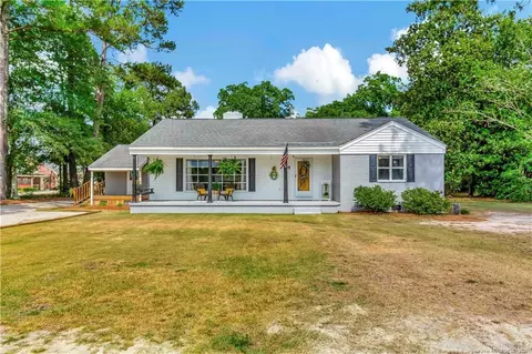 105 Pinecrest Cir W, Lumberton, NC 28360