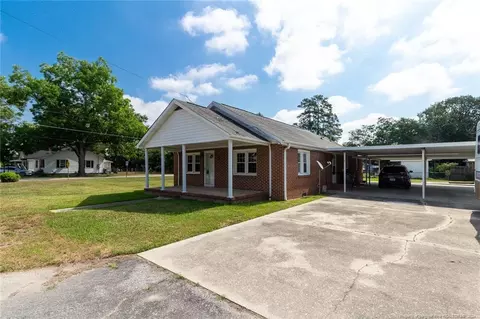 155 Halsey St, Lumberton, NC 28358