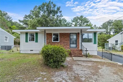914 Rochester Dr, Fayetteville, NC 28305