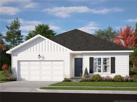 812 Old Angus Ln, Spring Lake, NC 28390