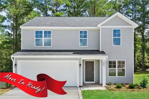 832 Old Angus Ln, Spring Lake, NC 28390