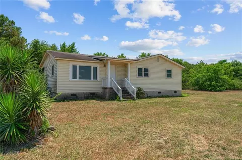 191 N Anderson Dr, Lumber Bridge, NC 28357