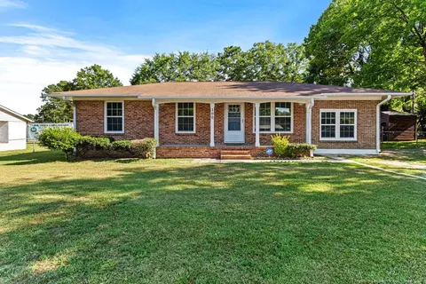 300 E 8th Ave E, Red Springs, NC 28377