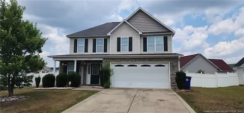 445 Collinwood Dr, Raeford, NC 28376