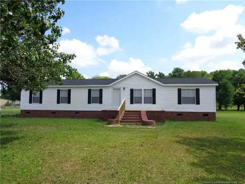 106 Cypress St, Bladenboro, NC 28320