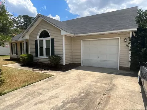 124 Live Oak Dr, Raeford, NC 28376