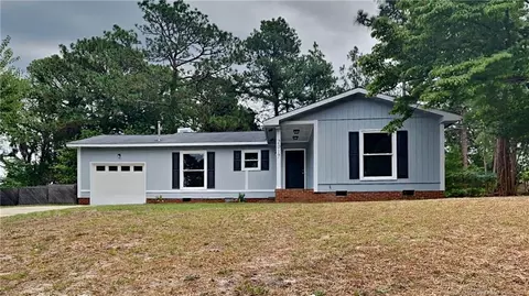 2017 Lakemeadow Dr, Fayetteville, NC 28304