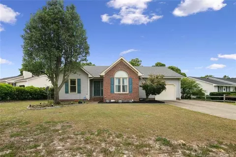 3657 Highgate Dr, Hope Mills, NC 28348