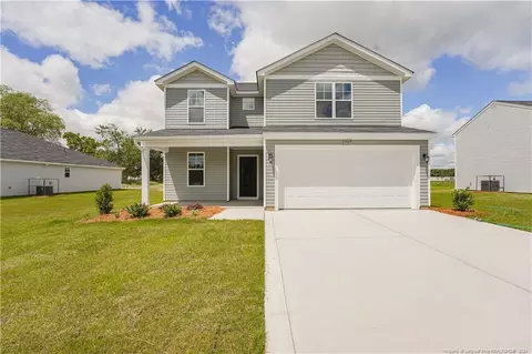 717 Caelin Farms Rd, Spring Lake, NC 28390