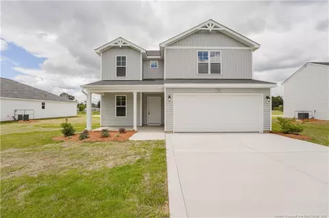 729 Caelin Farms Rd, Spring Lake, NC 28390