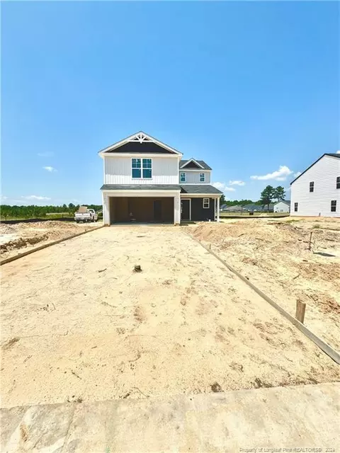 4040 Racking Horse Rd, Hope Mills, NC 28348