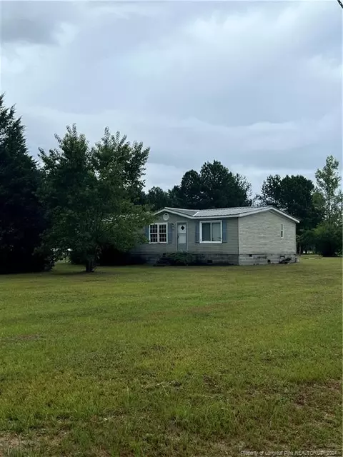 201 Roosevelt St, Raeford, NC 28376