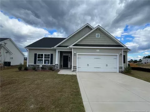 291 Tulip Oak Dr, Raeford, NC 28376