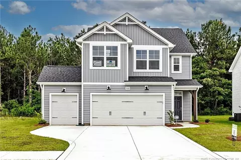 208 Ironbark Dr, Raeford, NC 28376