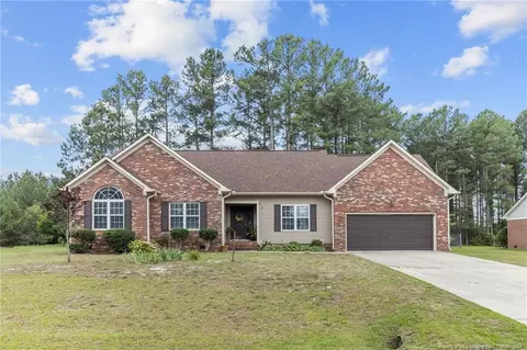 618 Stone Cross Dr, Spring Lake, NC 28390