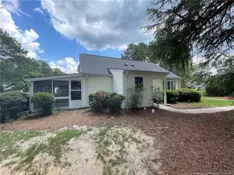 48 Village Green Cir, Southern Pines, NC 28387