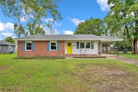 5571 Heather St, Hope Mills, NC 28348