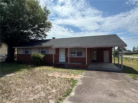 2913 Anne St, Lumberton, NC 28358