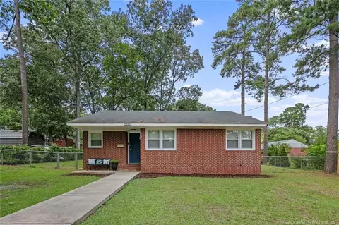 1041 Mohawk Ave, Fayetteville, NC 28303