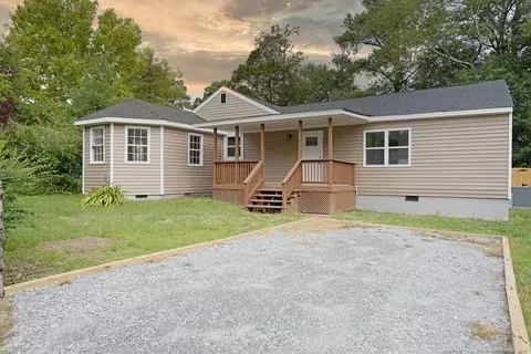 515 John Roper Ave, Raeford, NC 28376