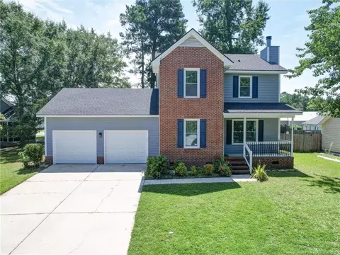 6215 Hedingham Dr, Hope Mills, NC 28348