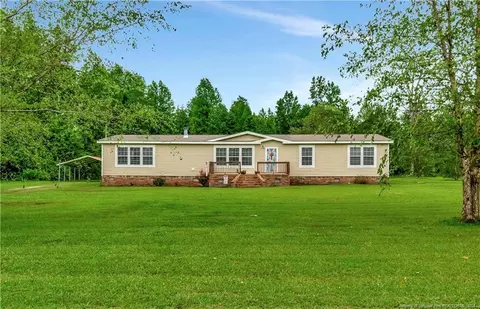 93 March Dr, Lumberton, NC 28358