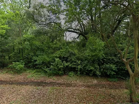 404 Mccaskill Ave, Maxton, NC 28364