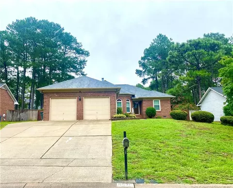 5570 Lockridge Rd, Fayetteville, NC 28311