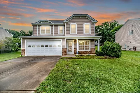 133 Willow Ridge Dr, Sanford, NC 27332