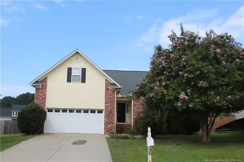 46 Edgecombe Dr, Spring Lake, NC 28390