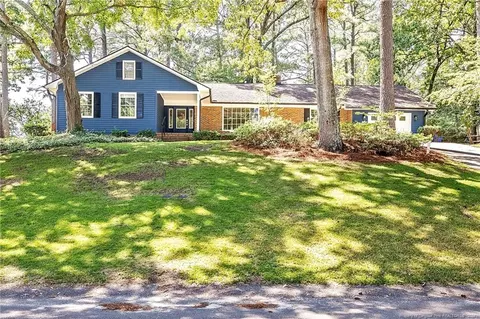 5610 Weatherford Rd, Fayetteville, NC 28303