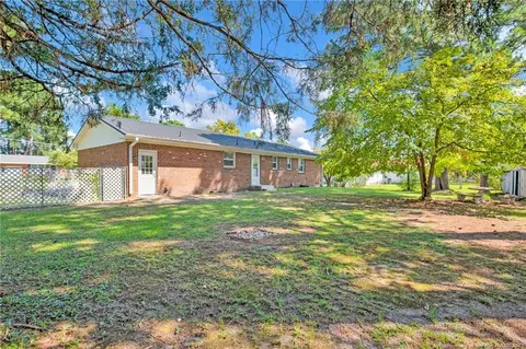 713 Regina Dr, Spring Lake, NC 28390 photo 2