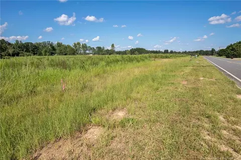 423 Hayes Rd, Spring Lake, NC 28390