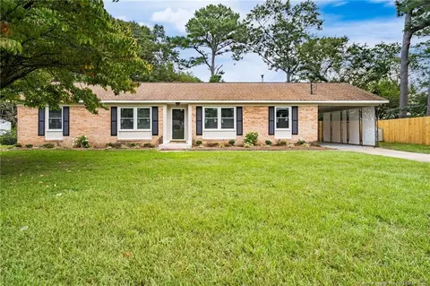 814 Bedrock Dr, Fayetteville, NC 28303