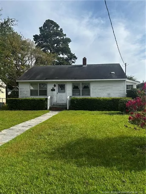 1012 E 9th St, Lumberton, NC 28358