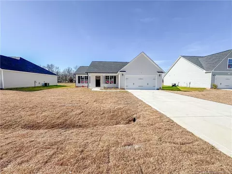 302 Guard Ln, Parkton, NC 28371
