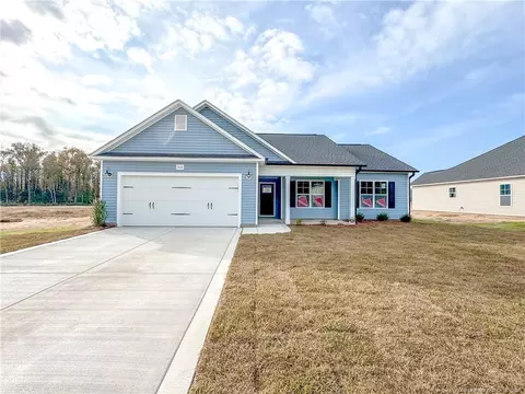 326 Guard Ln, Parkton, NC 28371