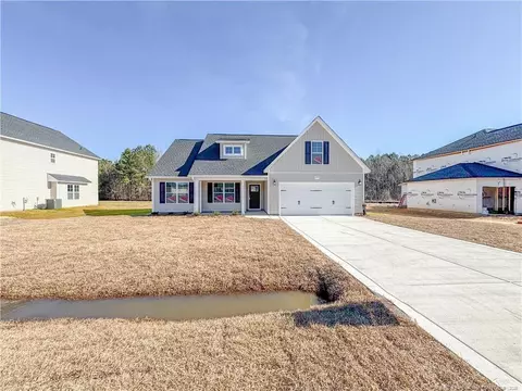 299 Guard Ln, Parkton, NC 28371