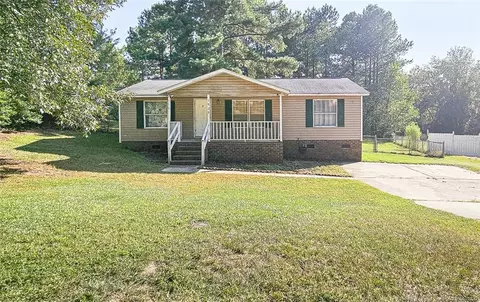 1920 Scottish Ct, Raeford, NC 28376