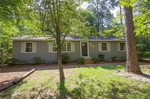125 Oak Dr, Southern Pines, NC 28387