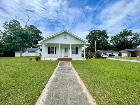 1607 N Mcmillan Ave, Lumberton, NC 28358