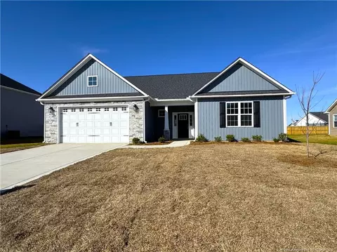 163 Sacksonia St, Raeford, NC 28376