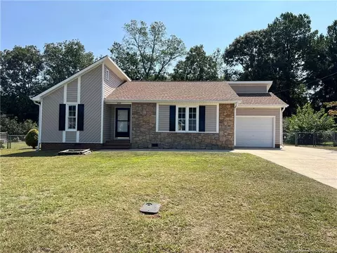 6345 Hawfield Dr, Fayetteville, NC 28303