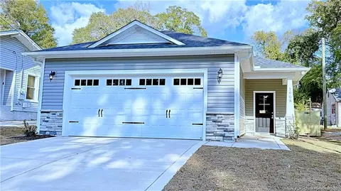 1008 Branson St, Fayetteville, NC 28305